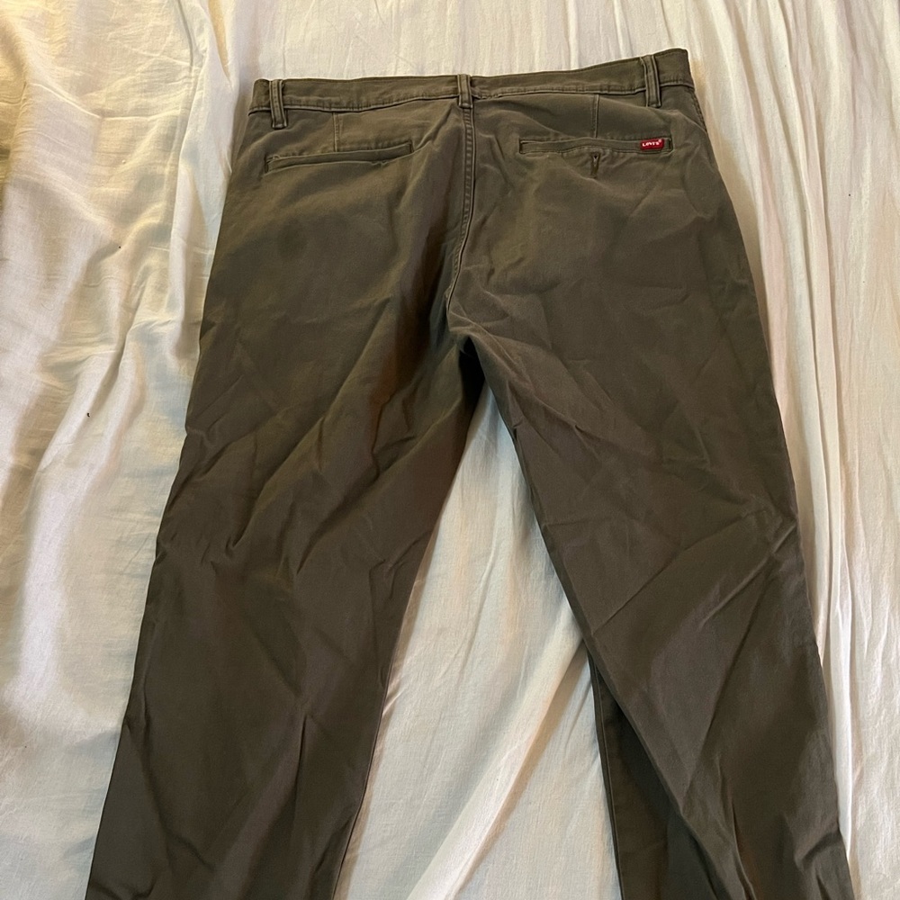 Levi’s slim straight chino